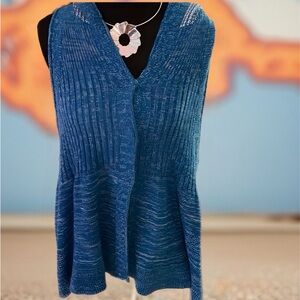 Aryeh vest top hooded sz med